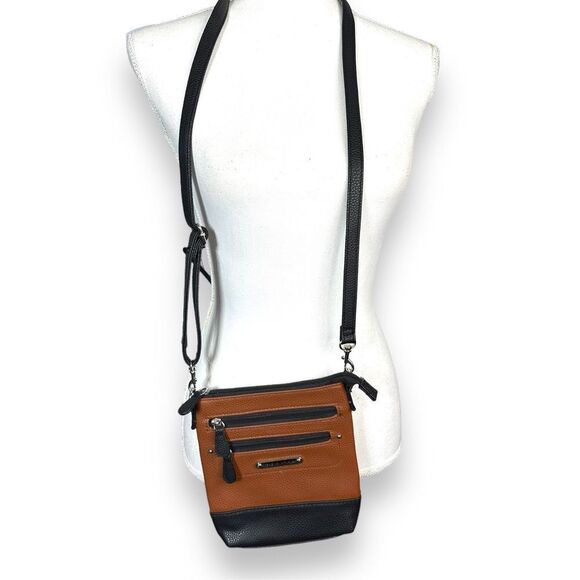 Stone Mountain USA Pebbled Leather Crossbody - Picture 2 of 6